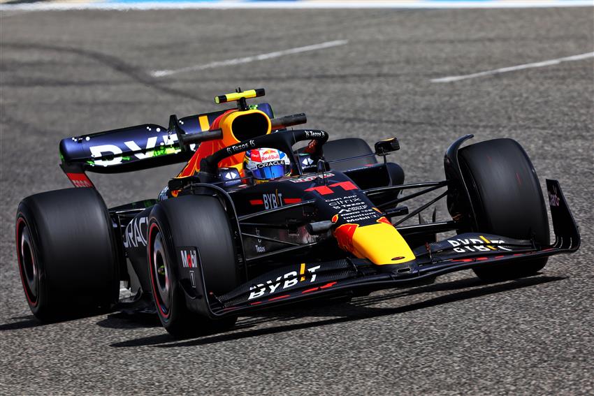 Sergio Perez (MEX) Red Bull Racing RB18.Formula One Testing, Thursday 10th ...